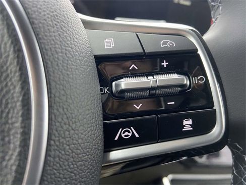 New 2026 Kia Carnival EX image 15