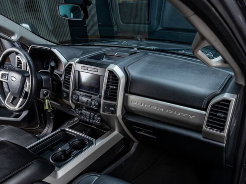 Used 2021 Ford F250 Lariat w/ Lariat Value Package AWD/4WD image 18