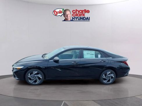 New 2026 Hyundai Elantra Limited FWD image 2