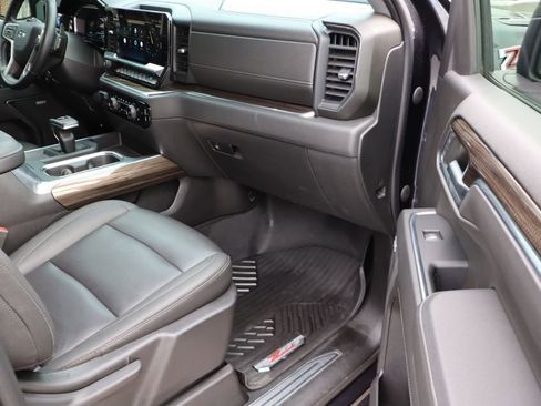 Used 2022 Chevrolet Silverado 1500 LT Trail Boss w/ LT Trail Boss Premium Package image 50