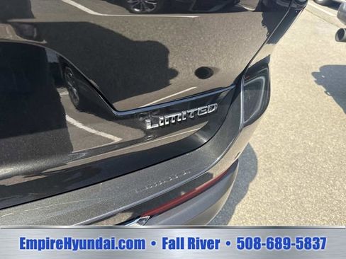 Used 2023 Jeep Grand Cherokee L Limited w/ Trailer Tow Group (B) AWD/4WD image 6