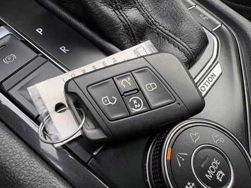 Used 2018 Volkswagen Tiguan SEL Premium AWD/4WD image 49
