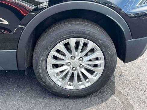 Used 2024 Cadillac XT4 Luxury w/ Cold Weather Package AWD/4WD image 9