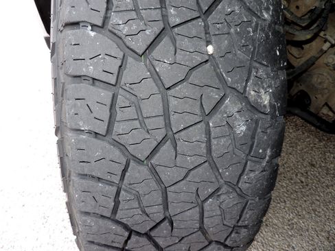 Certified 2023 GMC Sierra 1500 SLT image 10