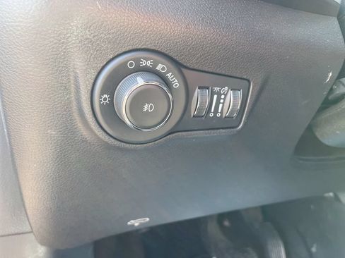 Used 2025 Jeep Compass Limited AWD/4WD image 14