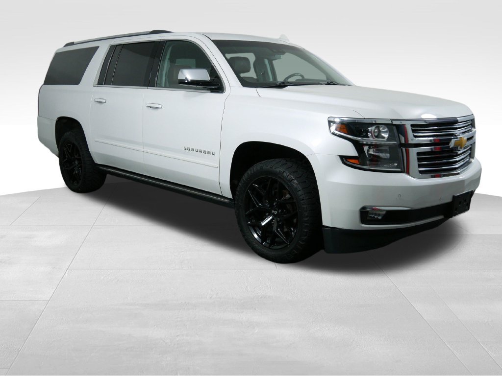 Used 2020 Chevrolet Suburban Premier w/ Premier Plus Edition AWD/4WD image 2