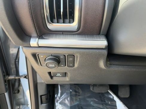 Certified 2025 Ford Expedition Max Platinum w/ Platinum Ultimate Package AWD/4WD image 61