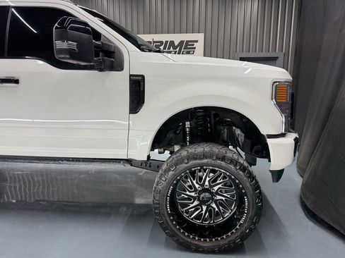 Used 2022 Ford F250 Platinum w/ FX4 Off-Road Package AWD/4WD image 11