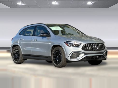 New 2026 Mercedes-Benz GLA 35 AMG 4MATIC image 6