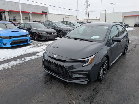 Certified 2025 Toyota Corolla XSE image 5