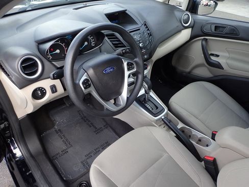 Used 2019 Ford Fiesta SE FWD image 9