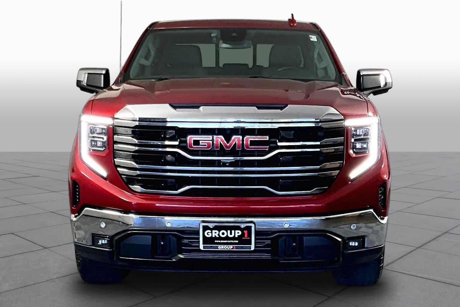 Used 2023 GMC Sierra 1500 SLT AWD/4WD image 4