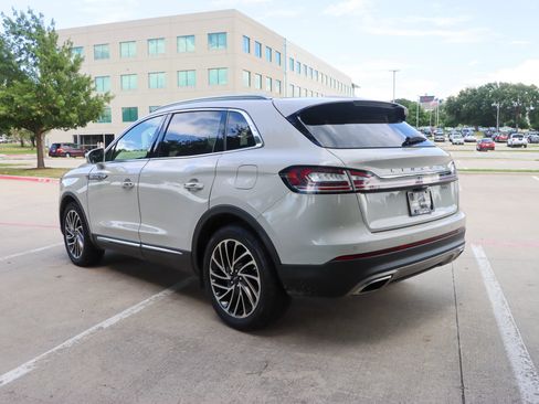 Used 2020 Lincoln Nautilus Reserve FWD image 5