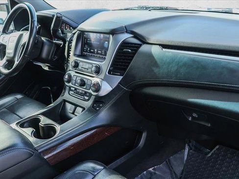 Used 2018 GMC Yukon SLT image 28