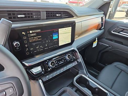 New 2026 GMC Sierra 3500 Denali w/ Denali Reserve Package image 18