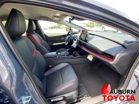 New 2026 Toyota Prius Plug-In Hybrid FWD image 10