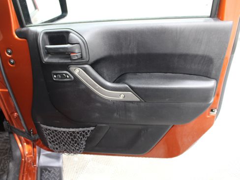 Used 2014 Jeep Wrangler Unlimited Sport w/ Quick Order Package 24S AWD/4WD image 19