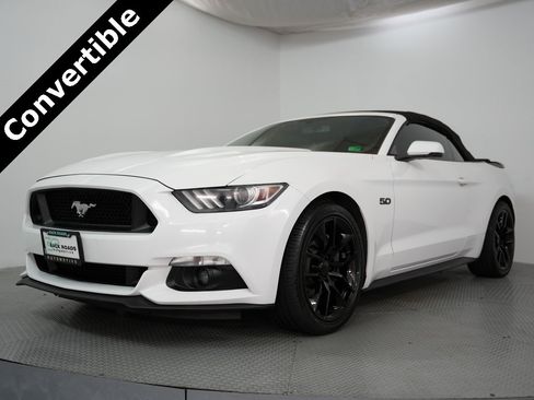 Used 2017 Ford Mustang GT Premium image 3