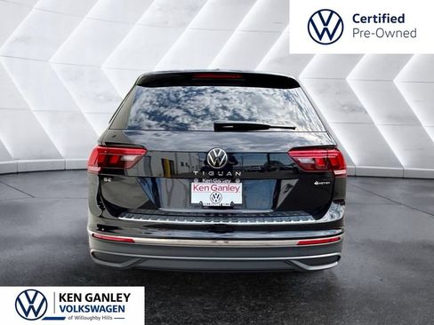 Certified 2023 Volkswagen Tiguan SE w/ Panoramic Sunroof Package AWD/4WD image 3