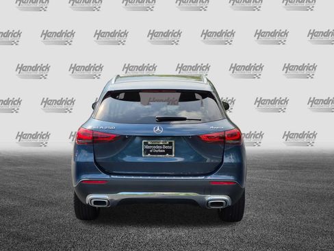 Used 2021 Mercedes-Benz GLA 250 4MATIC w/ Premium Package image 9