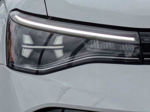 Certified 2025 Volkswagen Taos S FWD image 11