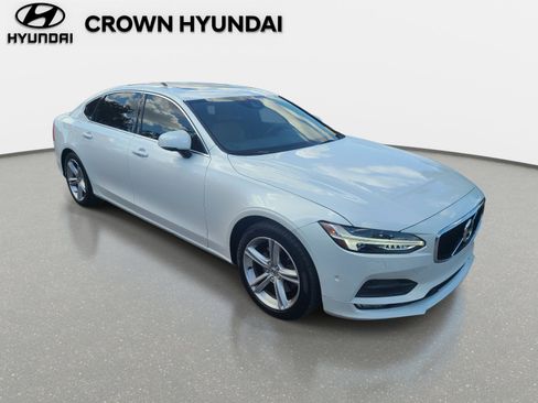 Used 2018 Volvo S90 T5 Momentum w/ Convenience Package image 3