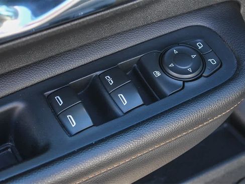 Used 2020 GMC Terrain SLT w/ Preferred Package image 27