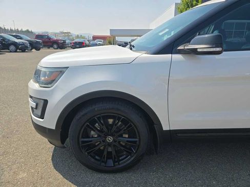 Used 2017 Ford Explorer Sport w/ Equipment Group 401A AWD/4WD image 19
