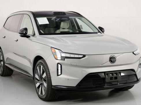 Used 2025 Volvo EX90 Ultra image 57