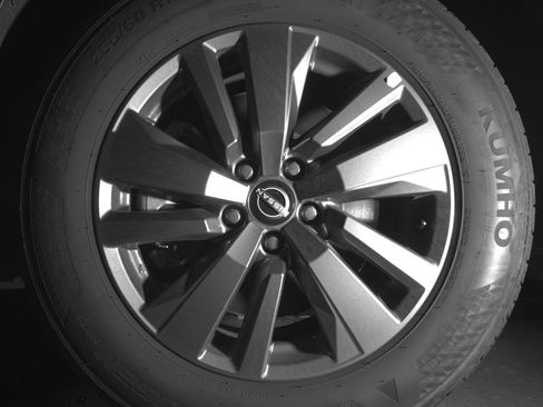 Used 2025 Nissan Pathfinder SV FWD image 12