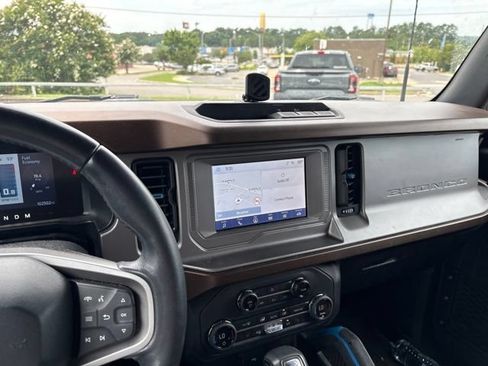 Used 2021 Ford Bronco Outer Banks AWD/4WD image 10