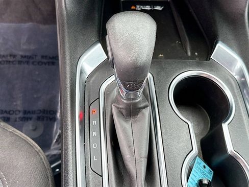 Used 2022 Chevrolet Traverse LT image 35