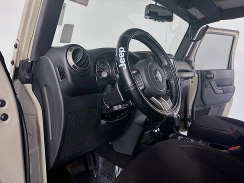 Used 2018 Jeep Wrangler Unlimited Sport image 36