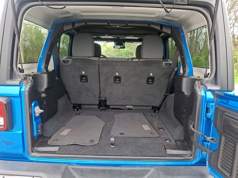 Used 2024 Jeep Wrangler Unlimited Sport AWD/4WD image 30