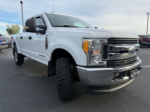Used 2017 Ford F250 XLT w/ FX4 Off-Road Package image 3