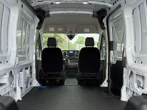 New 2025 Ford Transit 250 148 Medium Roof image 9
