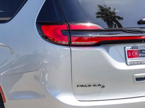 Used 2022 Chrysler Pacifica Touring-L w/ S Appearance Package FWD image 7