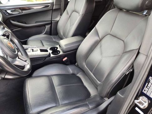 Used 2020 Porsche Macan image 19