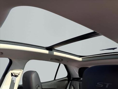 Used 2023 Buick Envision Essence w/ Technology Package I image 23