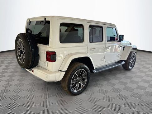 Used 2023 Jeep Wrangler Unlimited Sahara AWD/4WD image 6