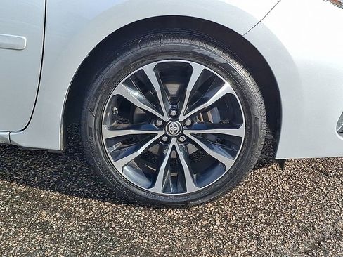 Used 2019 Toyota Corolla SE image 11