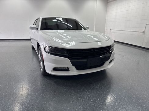 Used 2022 Dodge Charger SXT image 1