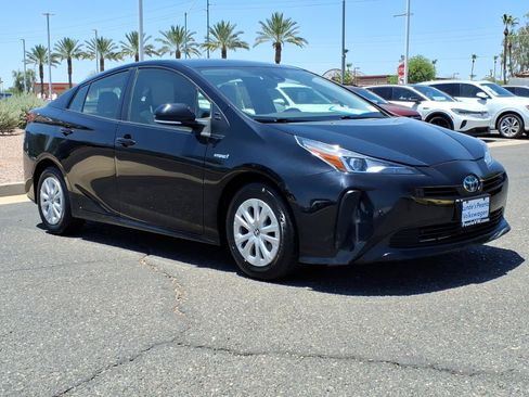 Used 2022 Toyota Prius LE FWD image 1