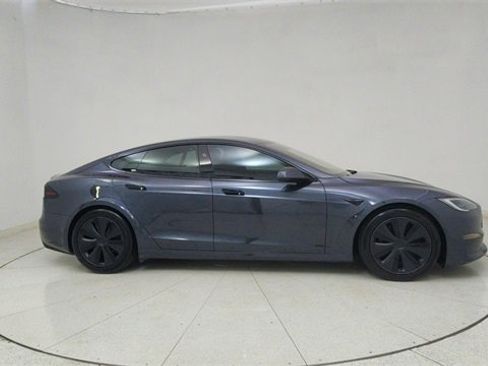 Used 2025 Tesla Model S image 57