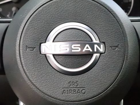Used 2024 Nissan Rogue SV AWD/4WD image 32