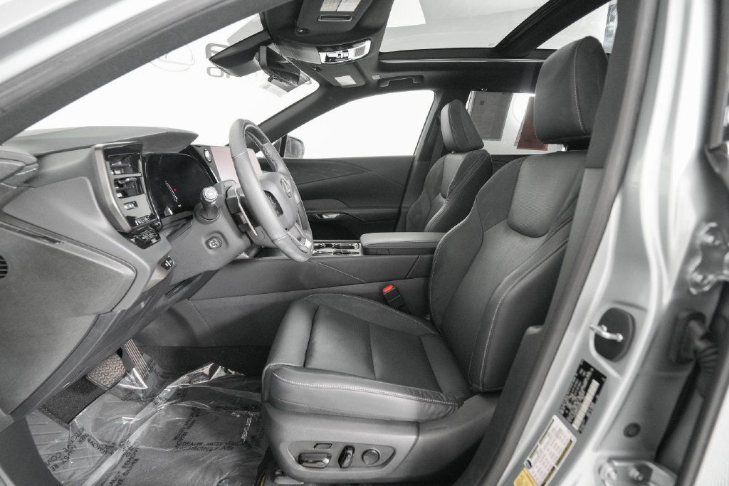 Certified 2023 Lexus RX 350 w/ Cold Area Package AWD/4WD image 9