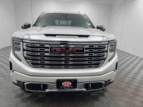 Used 2024 GMC Sierra 1500 Denali w/ Technology Package AWD/4WD image 3