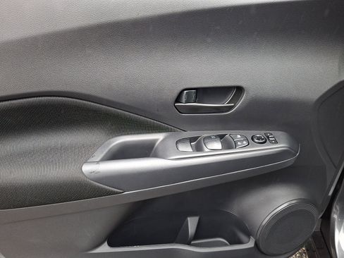 Certified 2025 Nissan Kicks Play S image 12