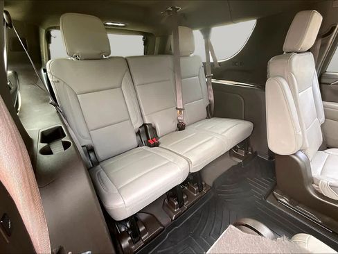 Used 2023 Chevrolet Suburban LT w/ Luxury Package AWD/4WD image 35