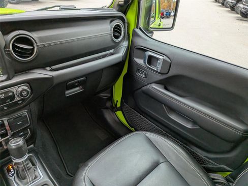 Used 2021 Jeep Wrangler Unlimited Sahara image 18